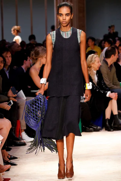 Look 11